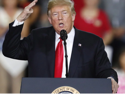 Chính quyền Tổng thống Mỹ Donald Trump tuyên bố sẽ rút khỏi Liên minh bưu chính thế giới (UPU) (Ảnh: EPA).