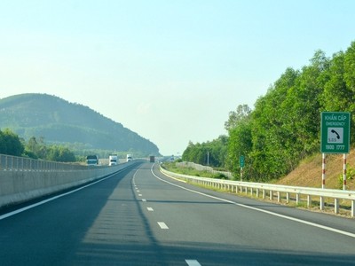 Mặt đường cao tốc Đà Nẵng - Quảng Ngãi, đoạn tuyến sử dụng vốn JICA (Km0 – Km65) sau khi sửa chữa, khắc phục hư hỏng.