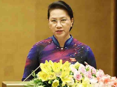 "Phiên chất vấn chính là thể hiện sự giám sát của Quốc hội nhằm chỉ ra những vướng mắc, tồn tại, bàn thảo các giải pháp tháo gỡ, để thực hiện tốt các nhiệm vụ đề ra”, Chủ tịch Quốc hội cho biết.