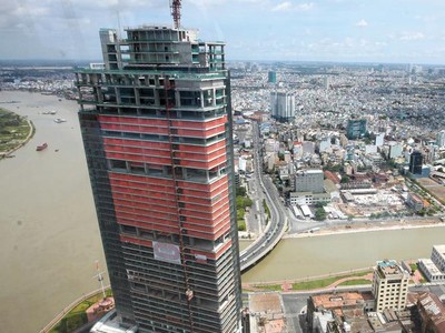 Sài Gòn One Tower (TP.HCM) là dự án bị thu giữ để xử lý nợ xấu. Ảnh: Đức Thanh.