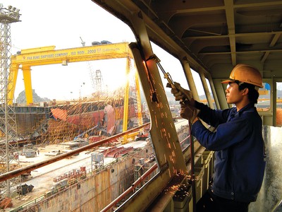 Cần tạo cơ chế khuyến khích doanh nghiệp nhà nước dám nghĩ, dám làm, vươn lên xứng tầm với vai trò trụ cột trong nền kinh tế.