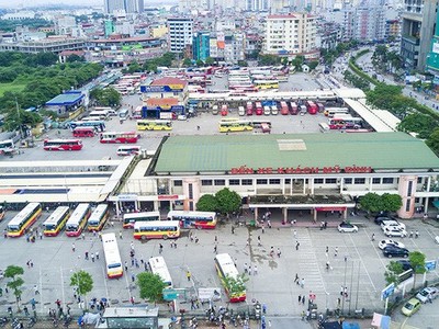 Hà Nội tạm thời chưa đóng cửa bến xe khách Mỹ Đình. (Ảnh: Toàn Vũ).