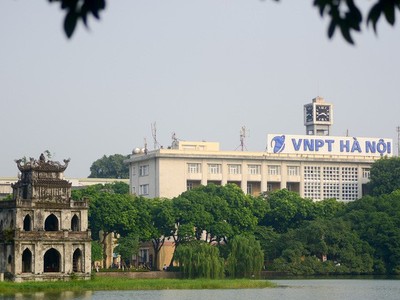Tòa nhà Bưu điện Hà Nội bị đổi tên thành VNPT Hà Nội.