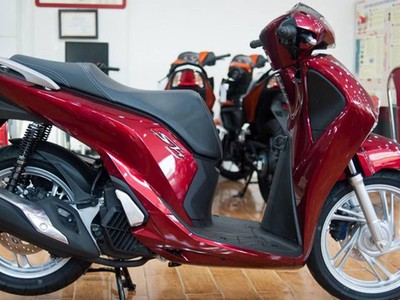 Cứ vào dịp cuối năm, dòng xe Honda SH lại bị chênh giá khá nhiều so với giá niêm yết.