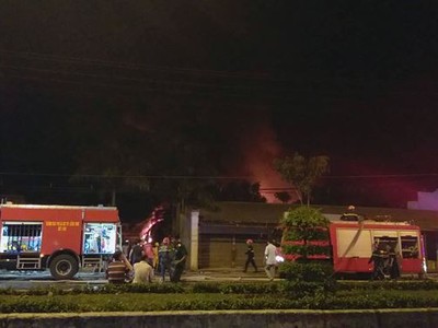 Cháy lớn tại công ty nhựa ở Cần Thơ