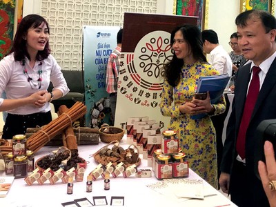 CEO Vinasamex Nguyễn Thị Huyền: Khao khát vẽ thêm những con đường hương liệu 