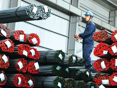 Ngành thép méo mặt với dư cung