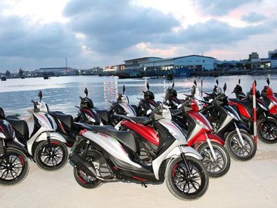 Nhiều hãng xe chuyển sang dòng xe tay ga cao cấp đắt tiền.