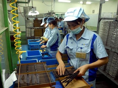 Dây chuyền sản xuất linh kiện cho các sản phẩm điện tử tại Công ty TNHH INOAC Viet Nam (vốn đầu tư của Nhật Bản), tại Khu công nghiệp Quang Minh (Hà Nội). (Ảnh: Danh Lam/TTXKN).