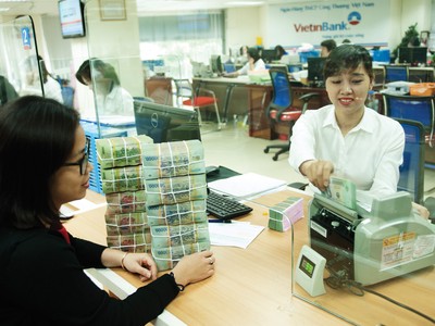 Tăng trưởng tín dụng: Nỗi lo sớm mục tiêu 14%?