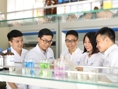 Các chuyên gia Phenikaa tại Trung Tâm R&D thuộc tập đoàn
