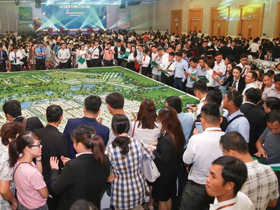 Lễ mở bán Dự án khu đô thị phức hợp – cảnh quan Cát Tường Phú Hưng tại TP. Đồng Xoài thu hút rất đông người địa phương.