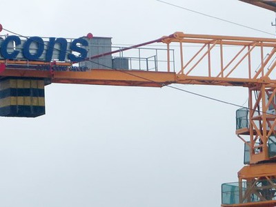 Ricons đi lùi trước thềm niêm yết