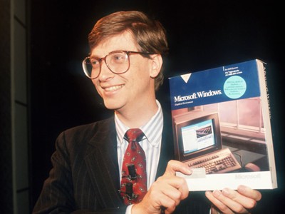 Bill Gates năm 1990. Ảnh: biography.