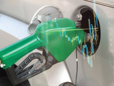 Giá dầu giằng co giữa 2 lực đẩy