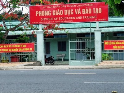 Từ việc kê khống giấy, UBKT huyện ủy Châu Thành đã có quyết định thi hành kỷ luật đối với bà Trần Thị Thùy Linh - Trưởng Phòng GD-ĐT huyện với hình thức cảnh cáo.