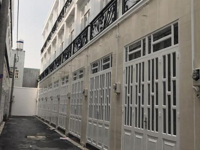 Nhà chung sổ hồng tại quận 12 được chào bán trên chợ địa ốc trực tuyến. Ảnh: 5home.asia.