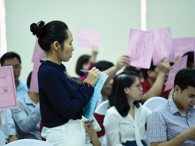 Đại hội muộn, doanh nghiệp có chuyện “khó nói“