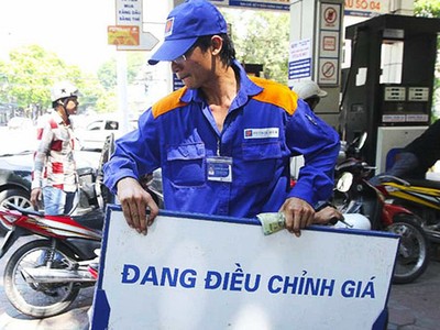 Giá xăng giảm 380 đồng từ 15h chiều ngày 1/6