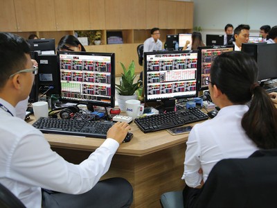 Công ty chứng khoán làm gì trước nguy cơ hụt lợi nhuận quý II? 