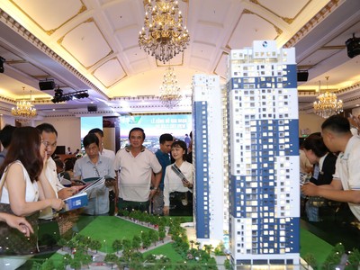 Khách hàng tham dự Lễ Công bố chính thức giai đoạn 1 dự án C-Sky View và tìm hiểu thông tin về dự án.