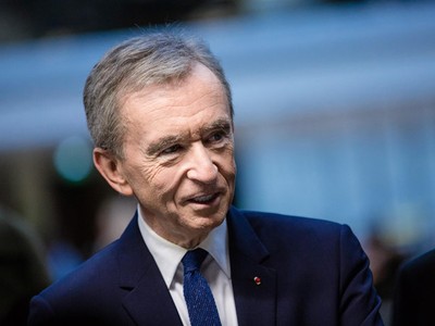 Tỷ phú người Pháp thay thế vị trí của Bill Gates. Ảnh: Bloomberg.