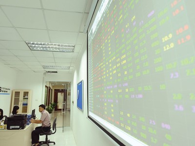 Cạnh tranh margin: Cục diện nghiêng về khối ngoại