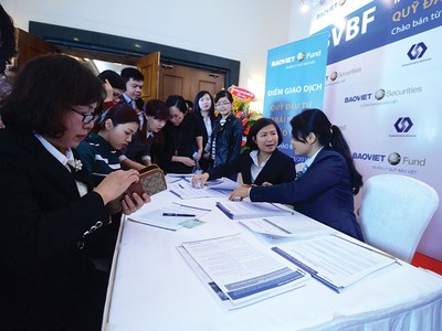 Nửa còn lại của năm nay, thị trường ngành quỹ dự báo sẽ vẫn sôi động khi dòng tiền tiếp tục hướng đến các quỹ đầu tư.