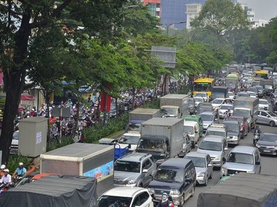 Theo Giám đốc Sở GTVT TP.HCM Trần Quang Lâm, năm 2021 mới có thể thu phí ô tô vào trung tâm (ảnh: Đình Thảo).