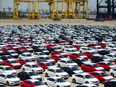 Số lượng ô tô nhập khẩu vào Việt Nam trong 6 tháng đầu năm 2019 gần tương đương số ô tô nhập khẩu trong năm 2018. Ảnh minh hoạ. 