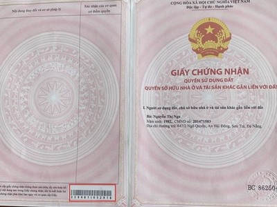 Giấy chứng nhận quyền sử dụng đất ghi tên bà Nga dùng để thế chấp, vay tiền của bà Thanh H. không có trong hồ sơ lưu trữ của Văn phòng quản lý đất đai địa phương.