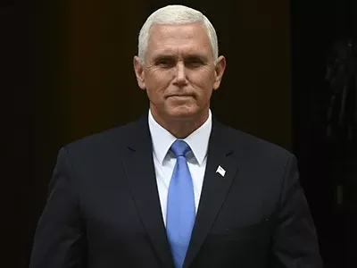 Phó Tổng thống Mỹ Mike Pence sau cuộc gặp với Thủ tướng Anh Boris Johnson tại London ngày 5/9. Ảnh: AFP.