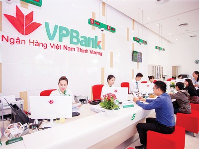 Tổng lợi nhuận 7 tháng đầu năm của VPBank đạt 5.300 tỷ đồng, hoàn thành 56% kế hoạch năm.