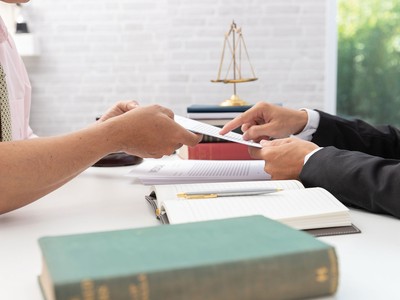 Chuyển nhượng cổ phần, kỳ lạ vụ “thượng đế” phải ra tòa