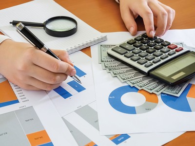 Khó khăn trong bán vốn nhà nước: Xử lý công nợ