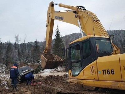 Nhân viên cứu hộ Nga tại hiện trường vụ việc. Ảnh: TASS.