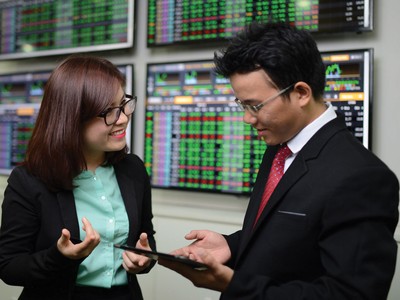 Cận cảnh bức tranh lợi nhuận Top 10 thị phần môi giới