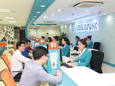 Các ngân hàng nhỏ đang nỗ lực thu hồi nợ xấu để giảm dự phòng rủi ro.