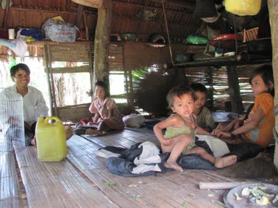 [Infographics] Việt Nam cải thiện đáng kể tình trạng đói nghèo