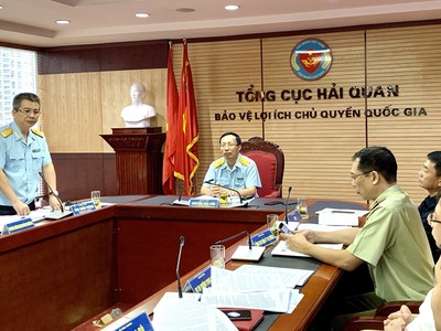 Đại diện Tổng cục Hải quan trao đổi thông tin tại cuộc họp. Ảnh:VGP.