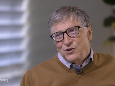 Đồng sáng lập Microsoft Bill Gates trong cuộc phỏng vấn với Bloomberg. Ảnh: Bloomberg.