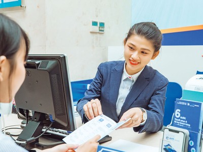 Dấu mốc 25 năm hoạt động, MB thay đổi nhận diện thương hiệu, định hình một MB với thông điệp: “Vững vàng, thông minh, tự tin kết nối”.