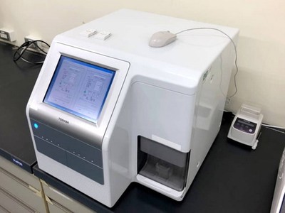 Thiết bị này có thể phát hiện 13 loại ung thư từ một giọt máu với độ chính xác 99%. (Nguồn: Kyodo)