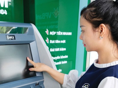 Khách hàng có cơ hội nhận thưởng lên tới 50 triệu đồng tiền mặt khi gửi tiết kiệm online tại VPBank.