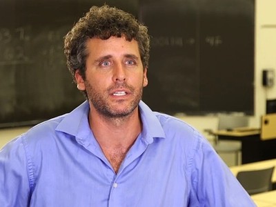 Giảng viên Toán Ari Nagel có ít nhất 52 đứa con. Ảnh: New York Post.