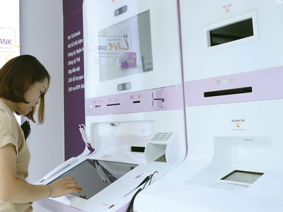 Với ngân hàng, một hành trình chuyển đổi số toàn diện phải luôn đặt khách hàng làm trọng tâm.