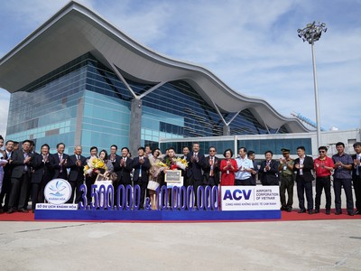 Vietjet cùng Khánh Hòa chào đón vị khách thứ 10 triệu của năm 2019