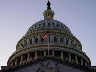 Tòa nhà quốc hội Mỹ trên đồi Capitol hôm 18/12. Ảnh: Reuters.