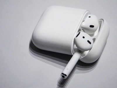 Tai nghe của Apple-món quà Giáng sinh nhiều bạn trẻ mong ước. (Ảnh minh họa: KT)