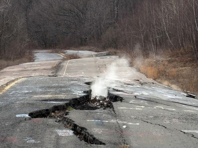 Ngọn lửa cháy suốt 60 năm bên dưới thị trấn Mỹ